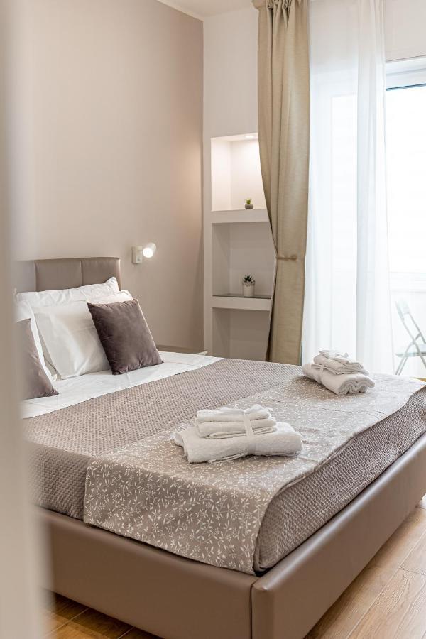 ナポリ White Gold Bed & Breakfast エクステリア 写真