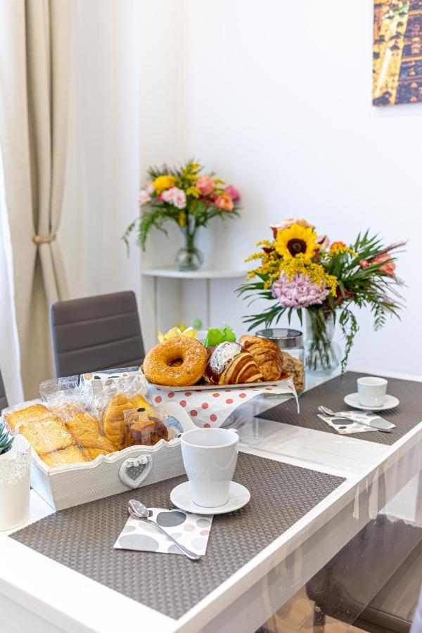 ナポリ White Gold Bed & Breakfast エクステリア 写真