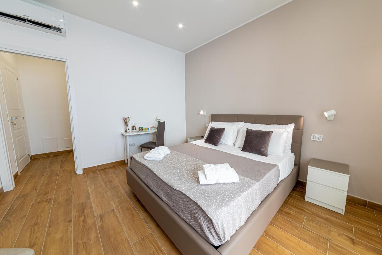 ナポリ White Gold Bed & Breakfast エクステリア 写真