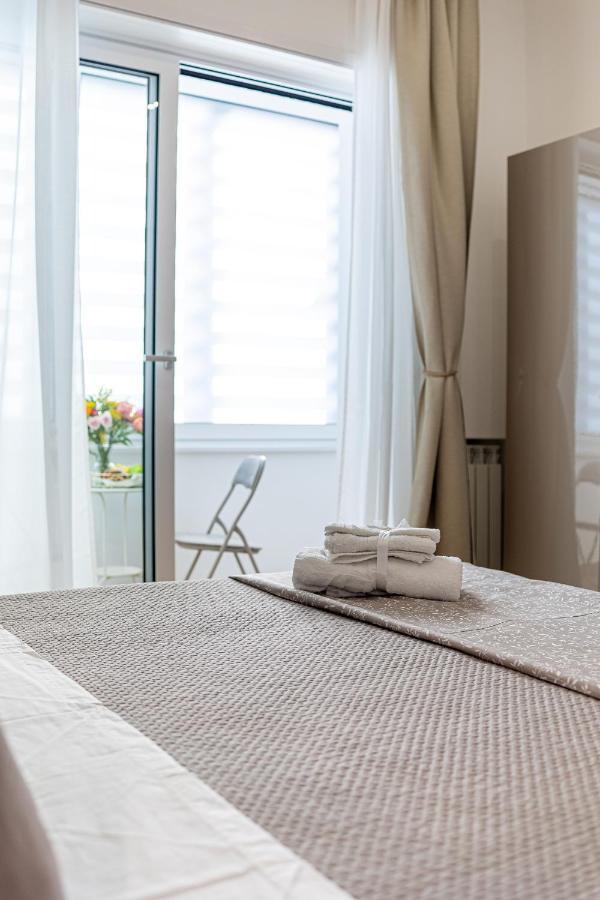 ナポリ White Gold Bed & Breakfast エクステリア 写真