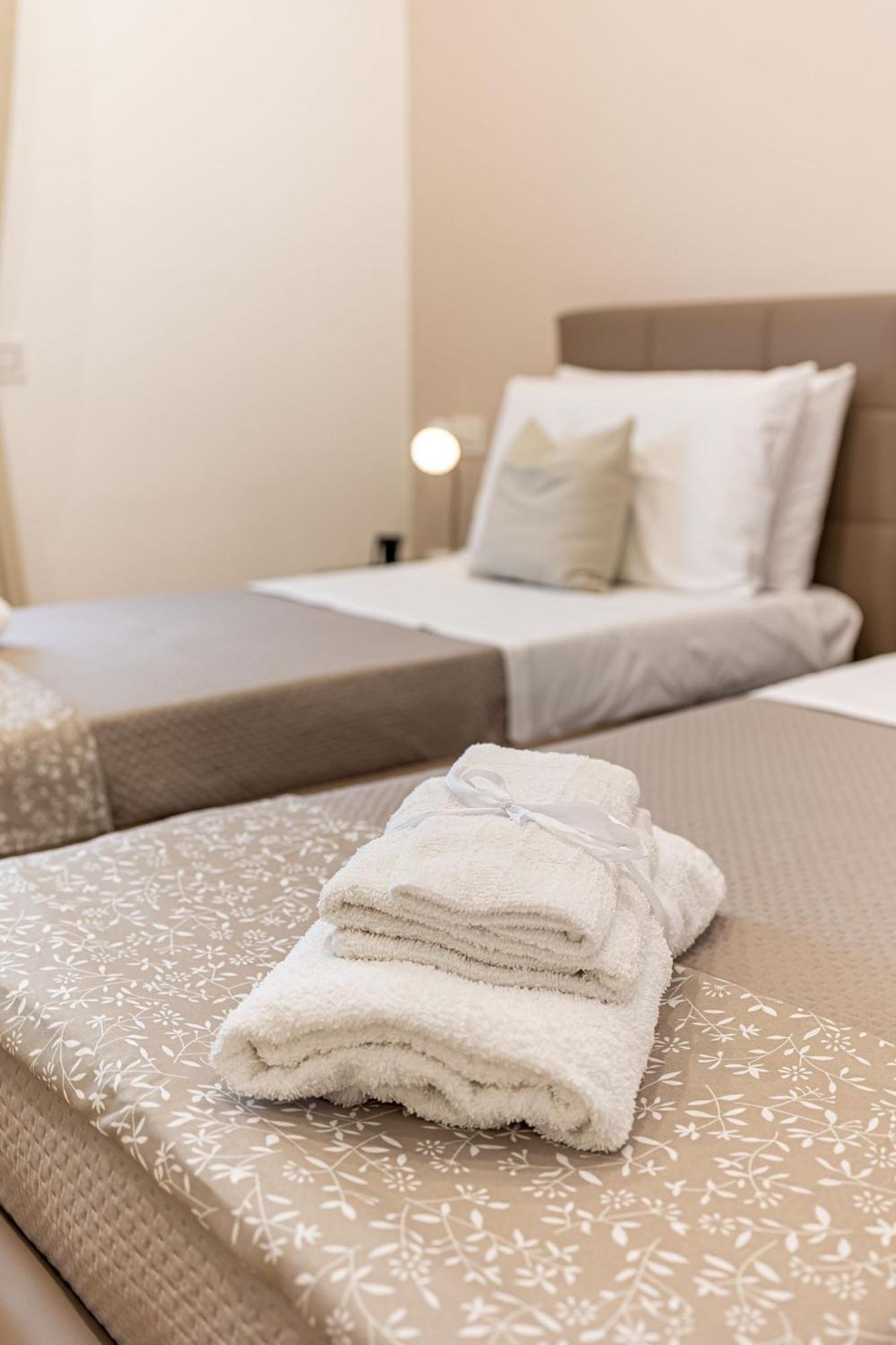 ナポリ White Gold Bed & Breakfast エクステリア 写真