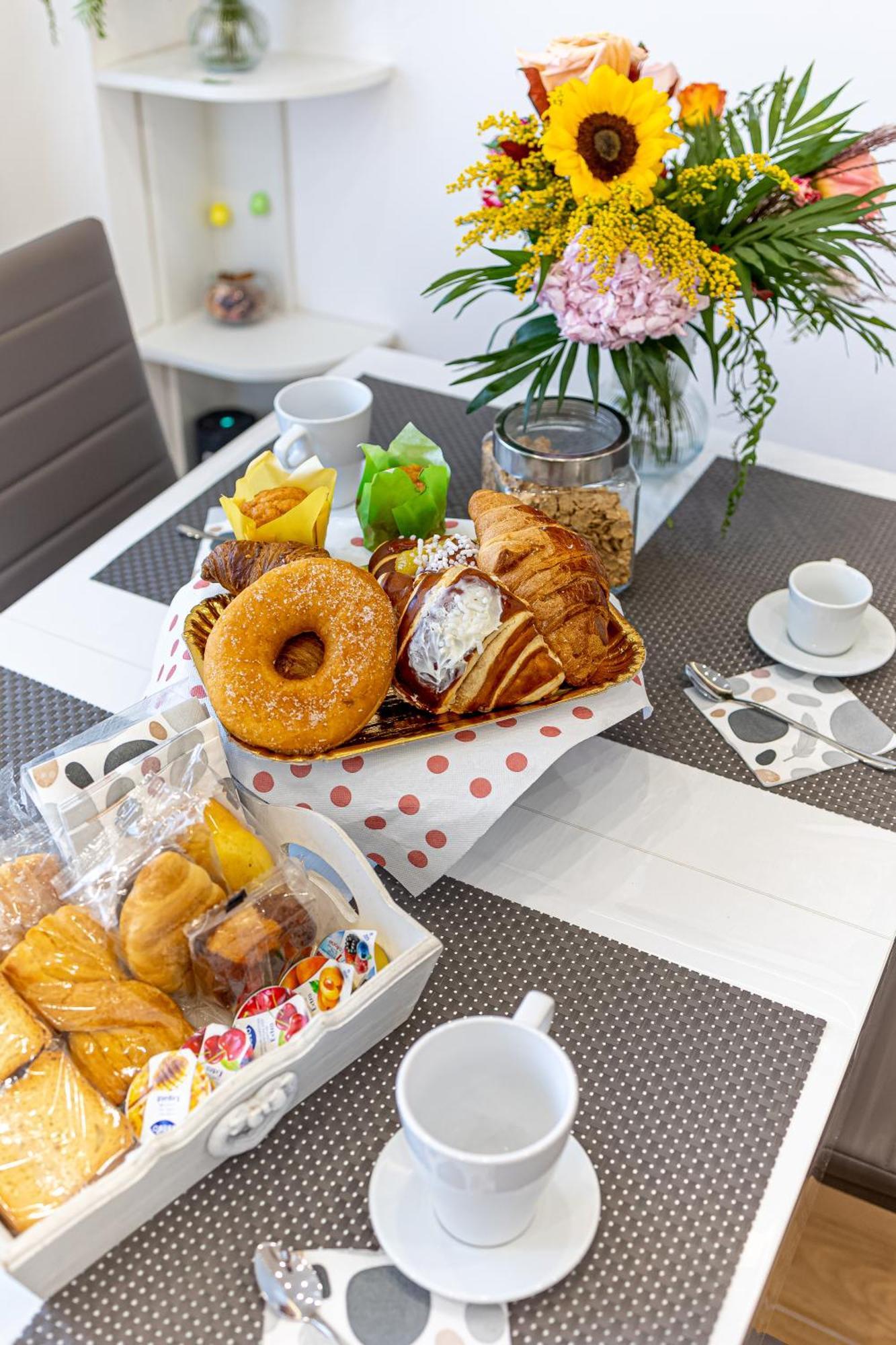 ナポリ White Gold Bed & Breakfast エクステリア 写真